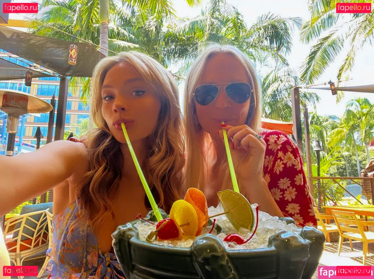 Natalie Alyn Lind Onlyfans Photo Gallery 