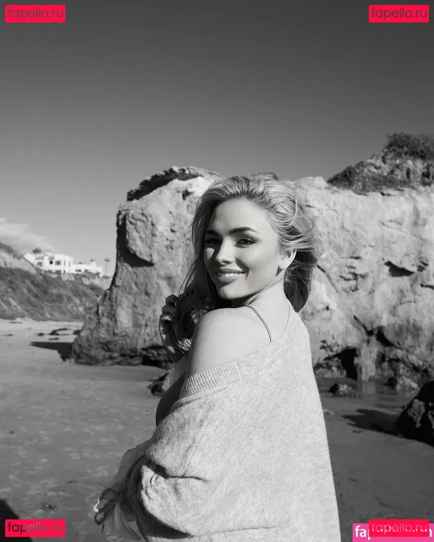 Natalie Alyn Lind Onlyfans Photo Gallery 