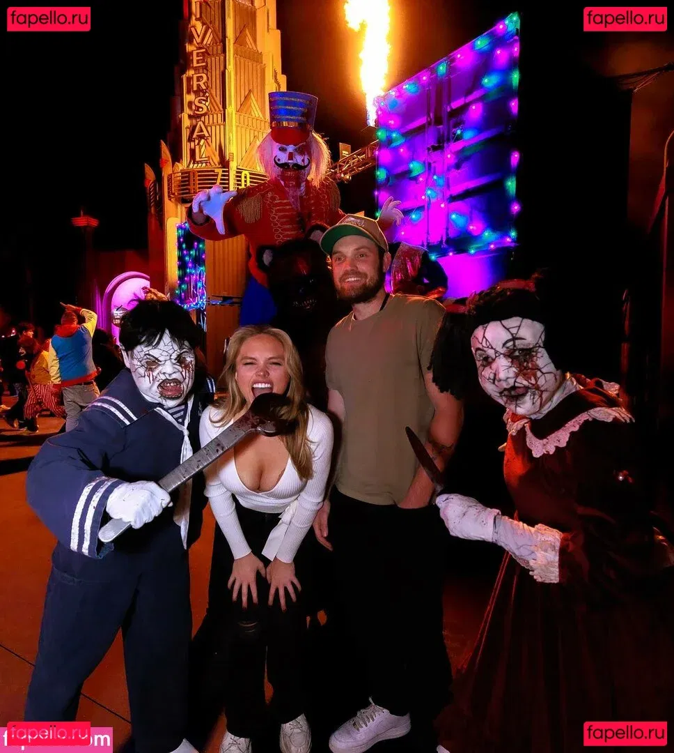 Natalie Alyn Lind Onlyfans Photo Gallery 