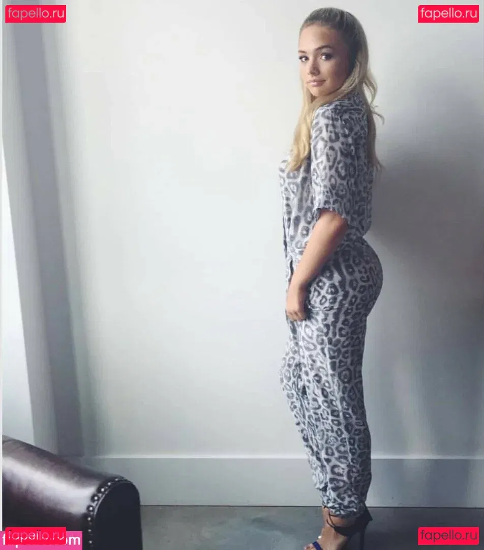 Natalie Alyn Lind Onlyfans Photo Gallery 