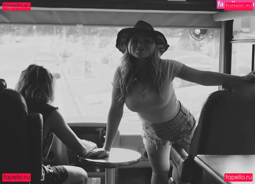 Natalie Alyn Lind Onlyfans Photo Gallery 