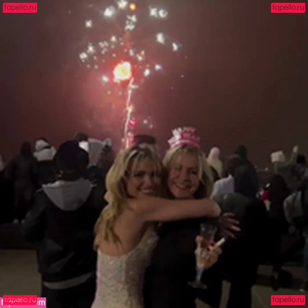 Natalie Alyn Lind Onlyfans Photo Gallery 