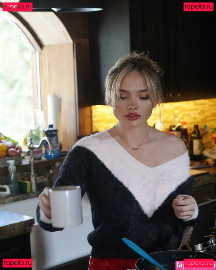 Natalie Alyn Lind Onlyfans Photo Gallery 