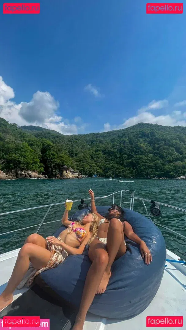 Natalie Alyn Lind Onlyfans Photo Gallery 