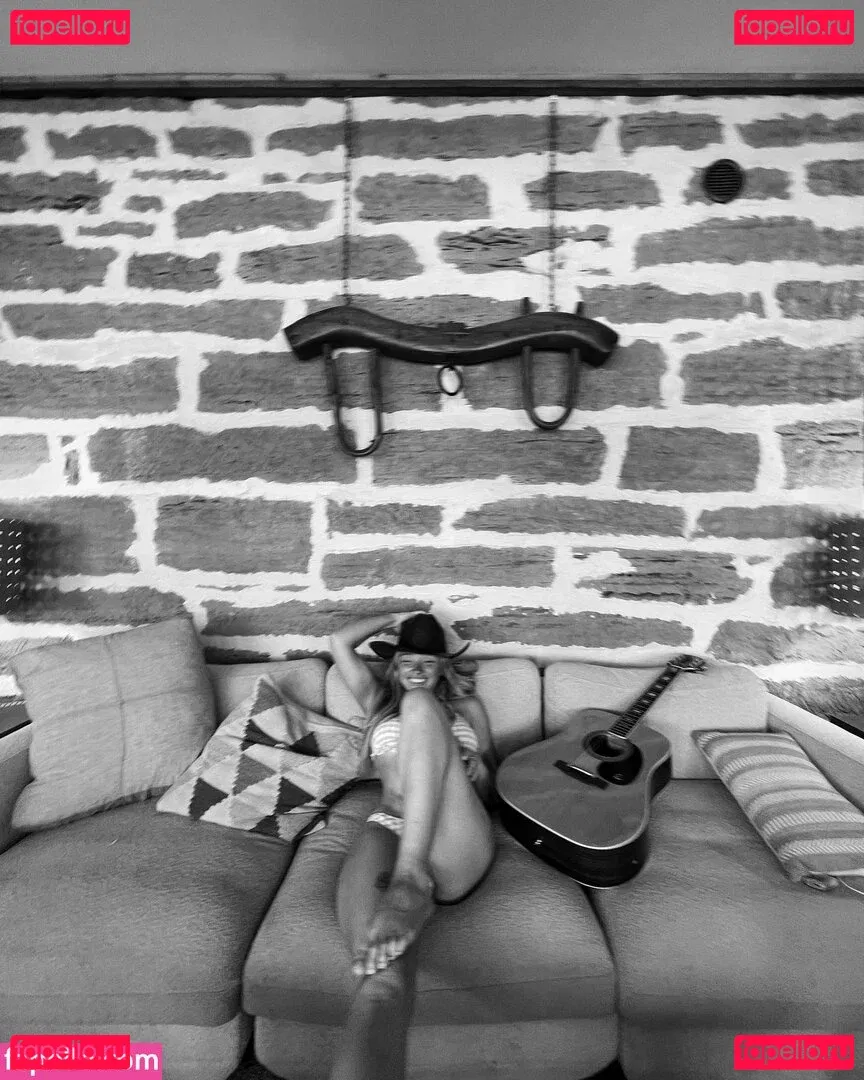 Natalie Alyn Lind Onlyfans Photo Gallery 