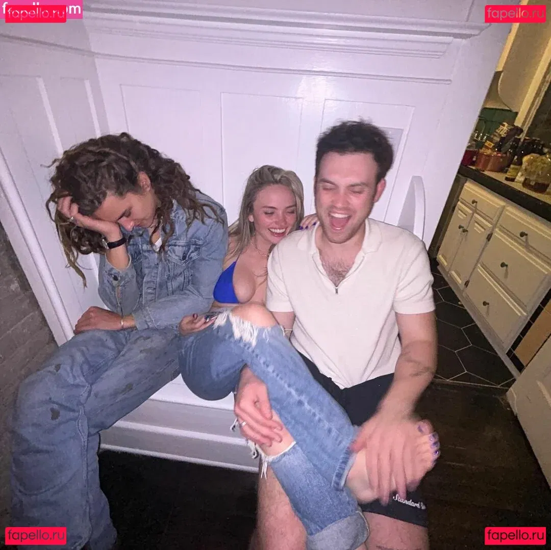 Natalie Alyn Lind Onlyfans Photo Gallery 