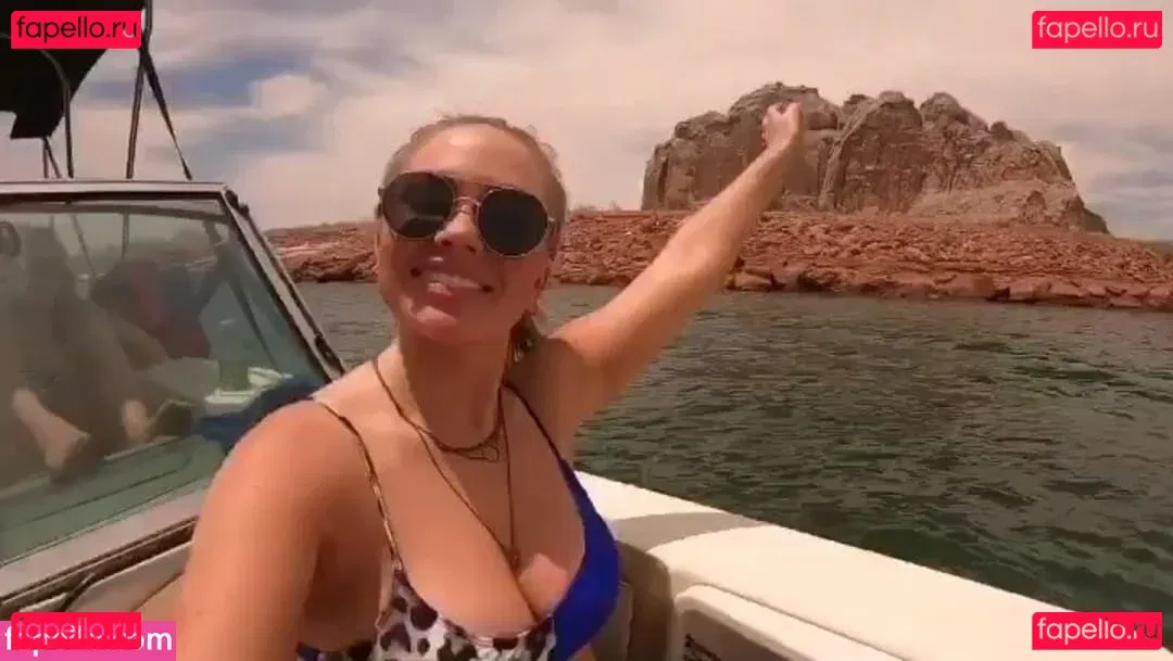 Natalie Alyn Lind Onlyfans Photo Gallery 