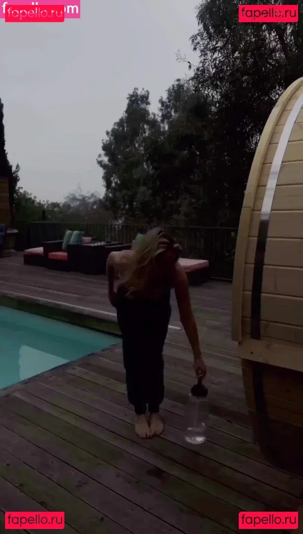 Natalie Alyn Lind Onlyfans Photo Gallery 