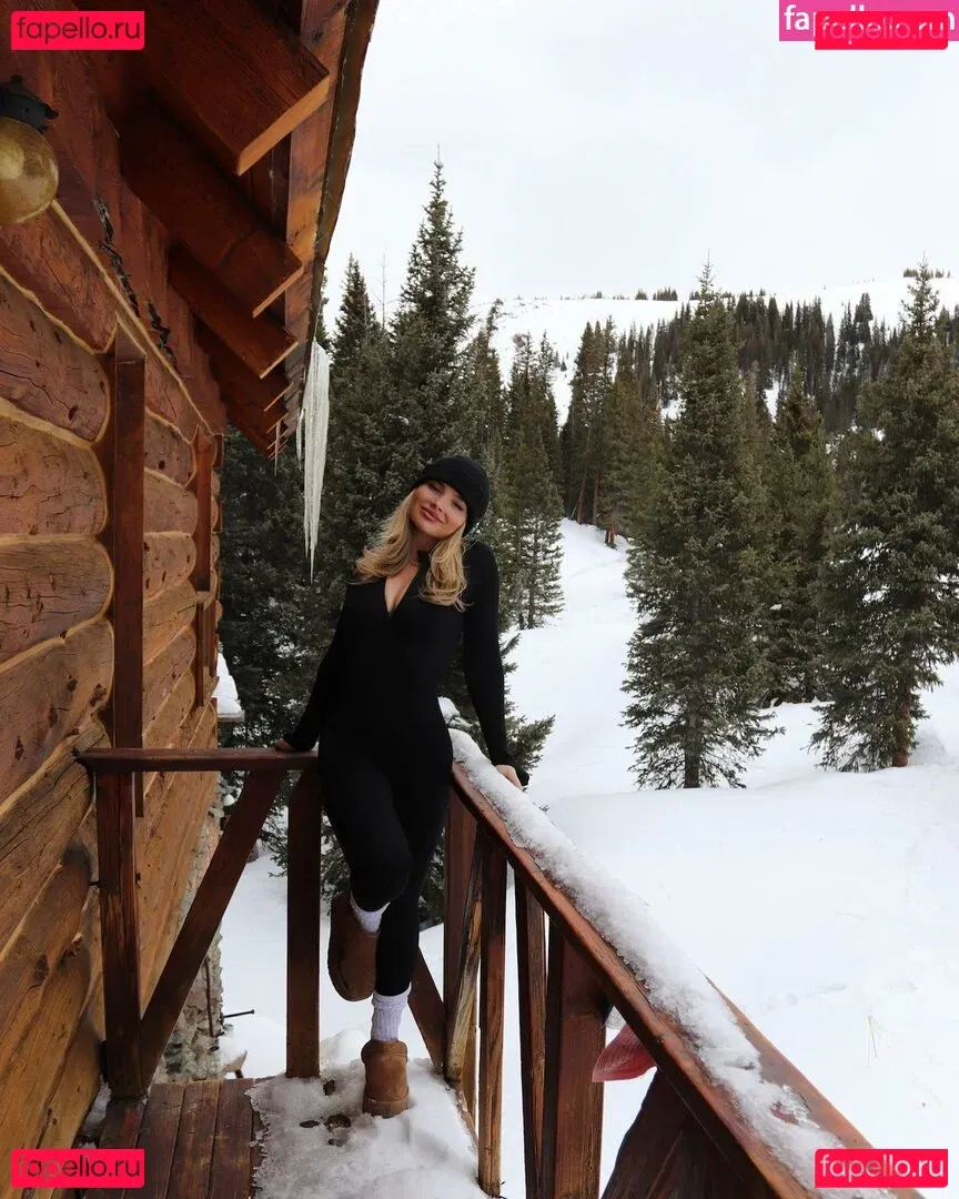 Natalie Alyn Lind Onlyfans Photo Gallery 