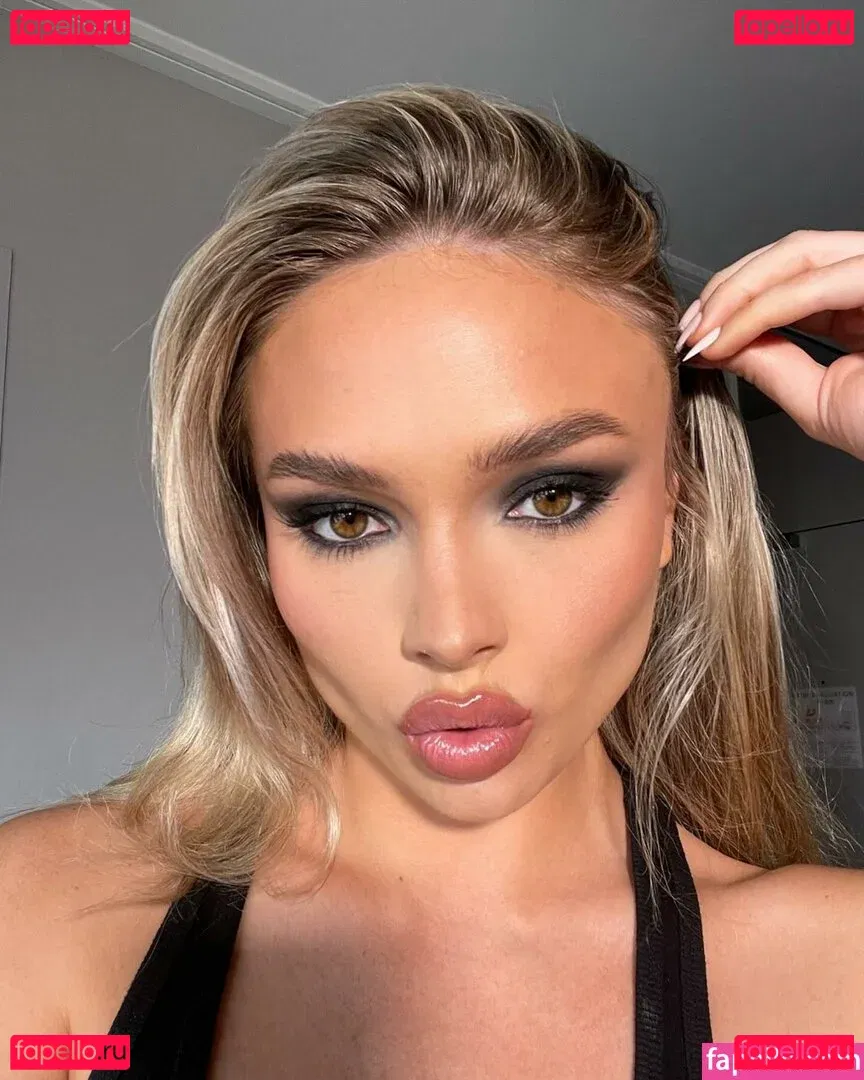 Natalie Alyn Lind Onlyfans Photo Gallery 