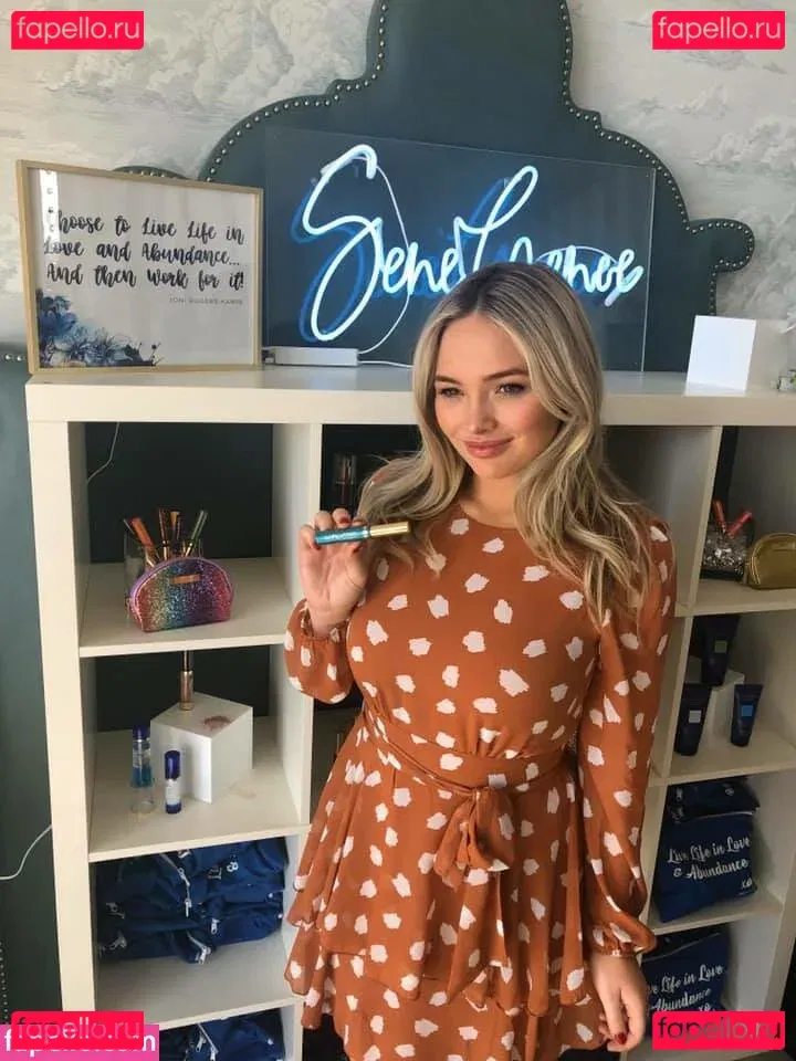 Natalie Alyn Lind Onlyfans Photo Gallery 