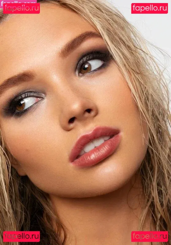 Natalie Alyn Lind Onlyfans Photo Gallery 