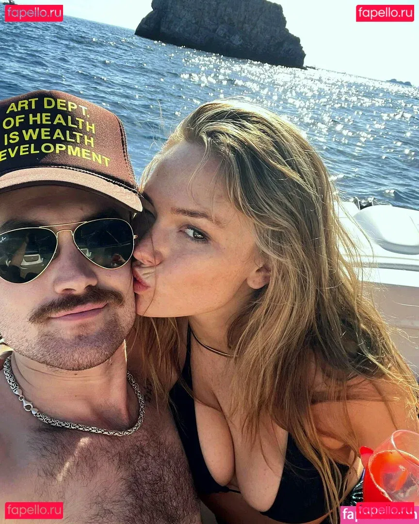 Natalie Alyn Lind Onlyfans Photo Gallery 