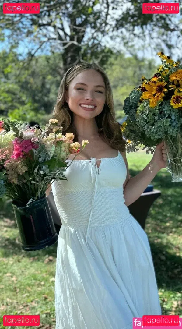 Natalie Alyn Lind Onlyfans Photo Gallery 