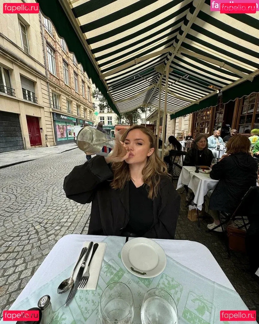 Natalie Alyn Lind Onlyfans Photo Gallery 