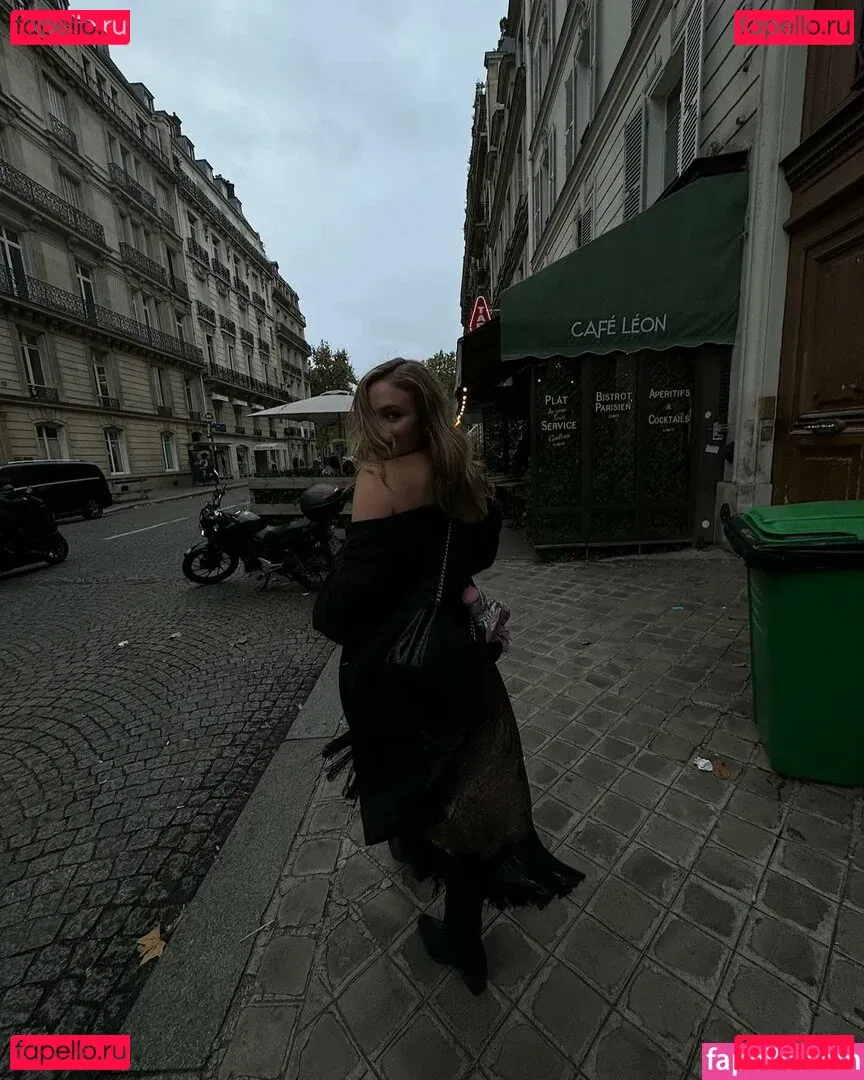 Natalie Alyn Lind Onlyfans Photo Gallery 