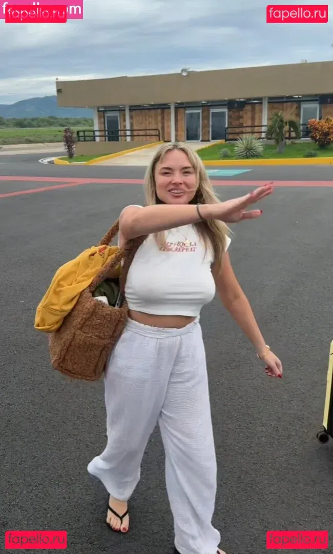 Natalie Alyn Lind Onlyfans Photo Gallery 