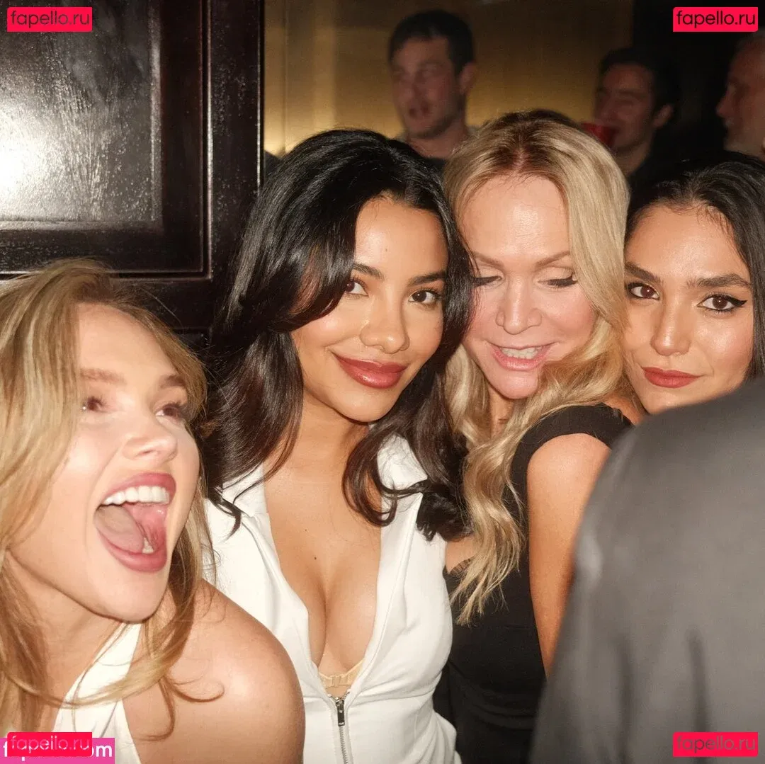 Natalie Alyn Lind Onlyfans Photo Gallery 