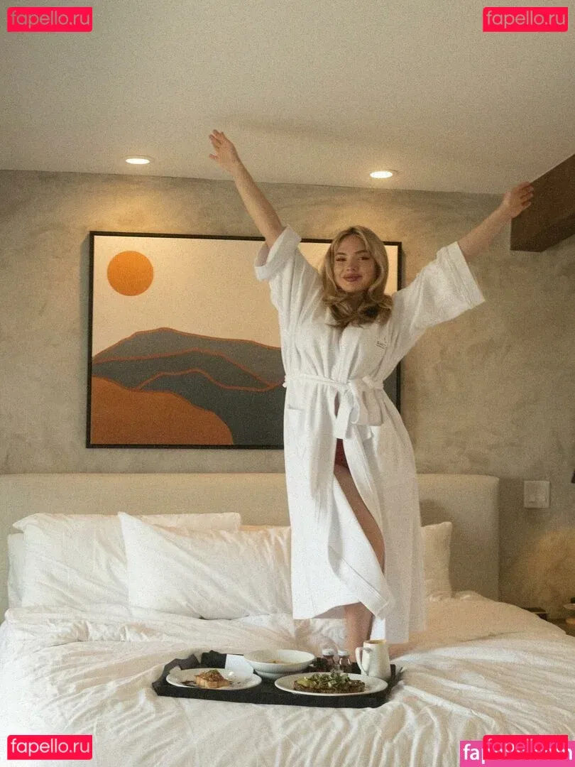 Natalie Alyn Lind Onlyfans Photo Gallery 