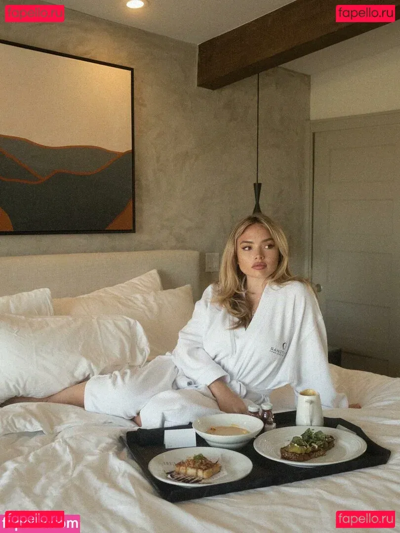 Natalie Alyn Lind Onlyfans Photo Gallery 