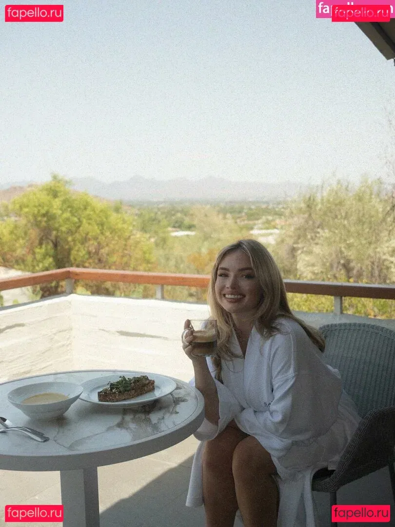 Natalie Alyn Lind Onlyfans Photo Gallery 