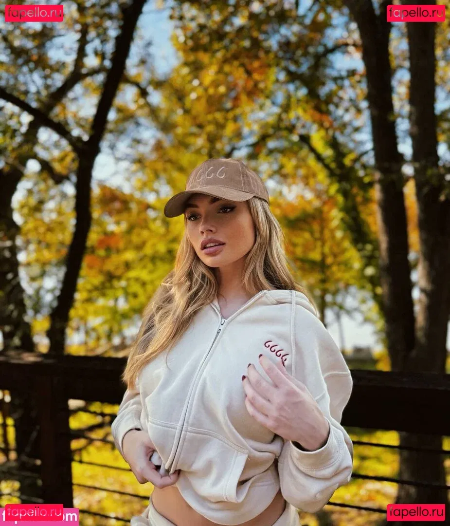 Natalie Alyn Lind Onlyfans Photo Gallery 