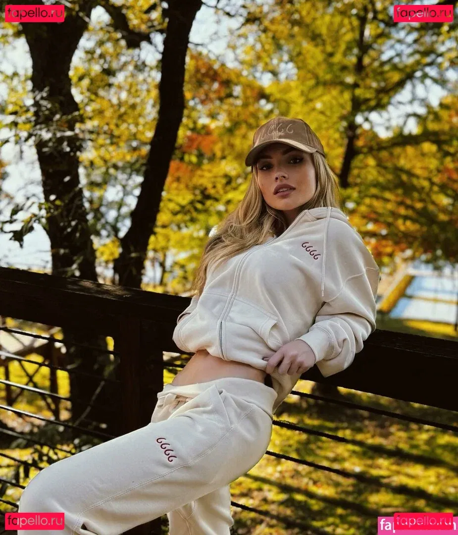 Natalie Alyn Lind Onlyfans Photo Gallery 