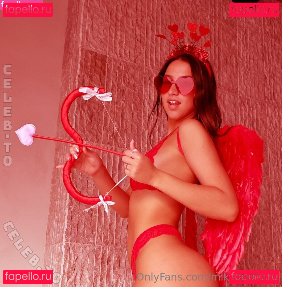 Mika Lafuente / Mikaela Lafuente / mikaalafuente_ / mikalafuente Onlyfans Photo Gallery 