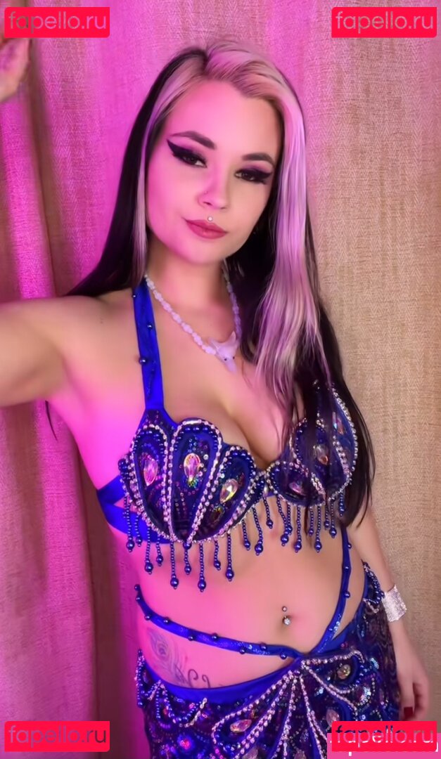 Dog Biscuits / treathuntersau Onlyfans Photo Gallery 