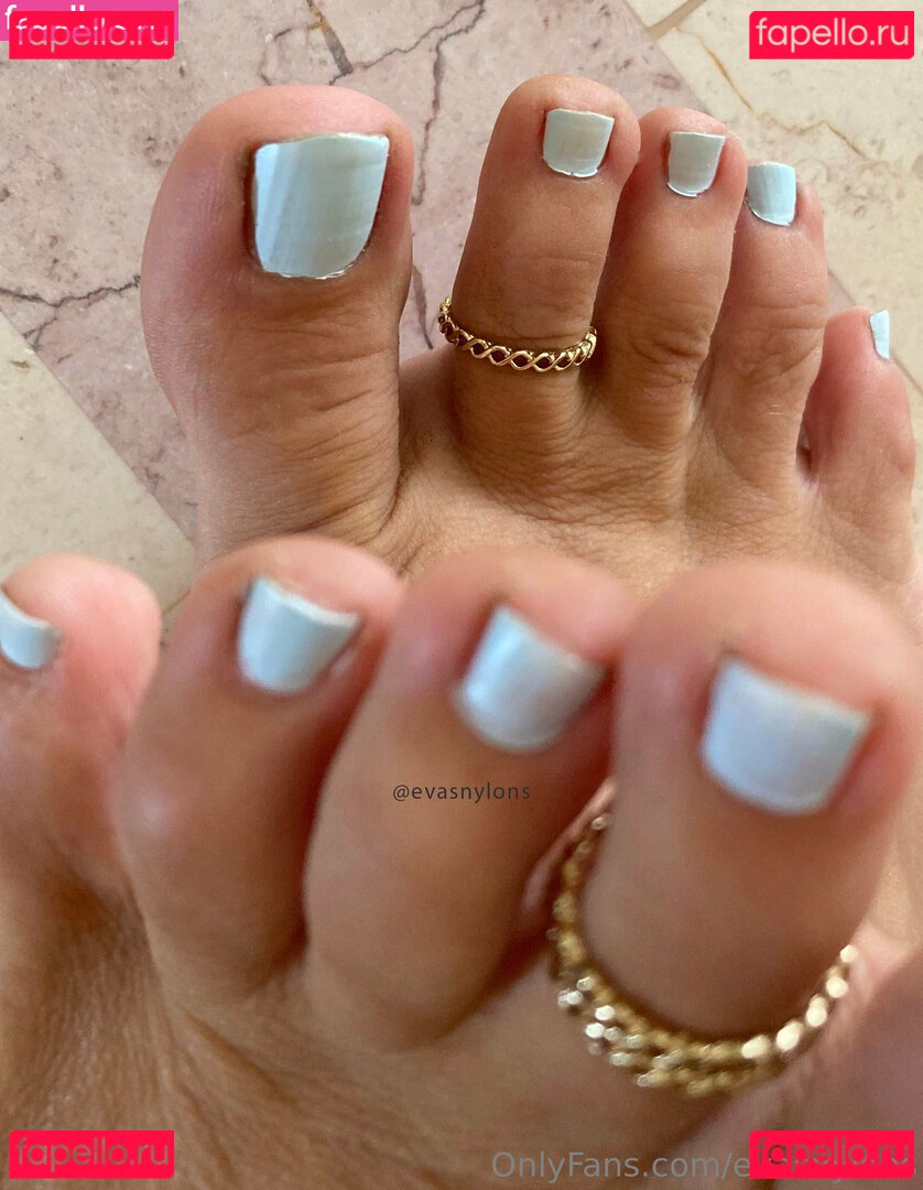 evasnylons / harisnyas_csaj Onlyfans Photo Gallery 