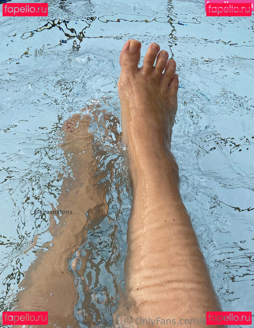 evasnylons / harisnyas_csaj Onlyfans Photo Gallery 