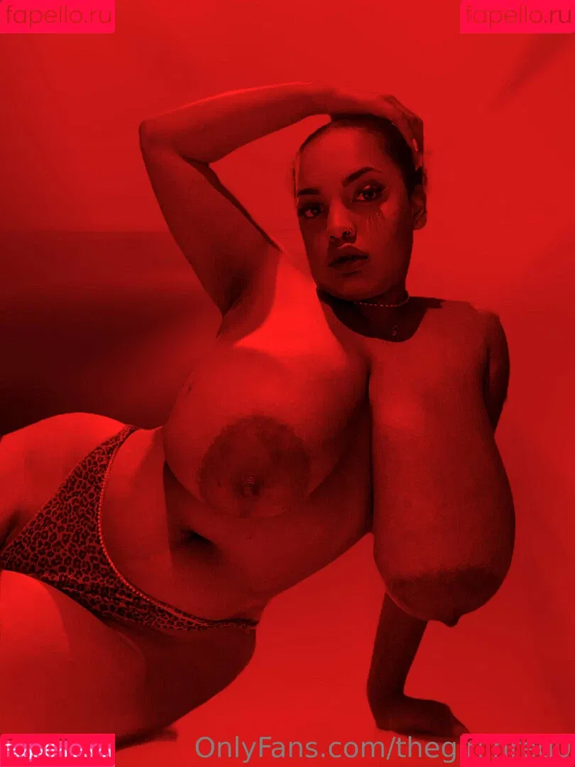 Thegirlinred0 Onlyfans Photo Gallery 