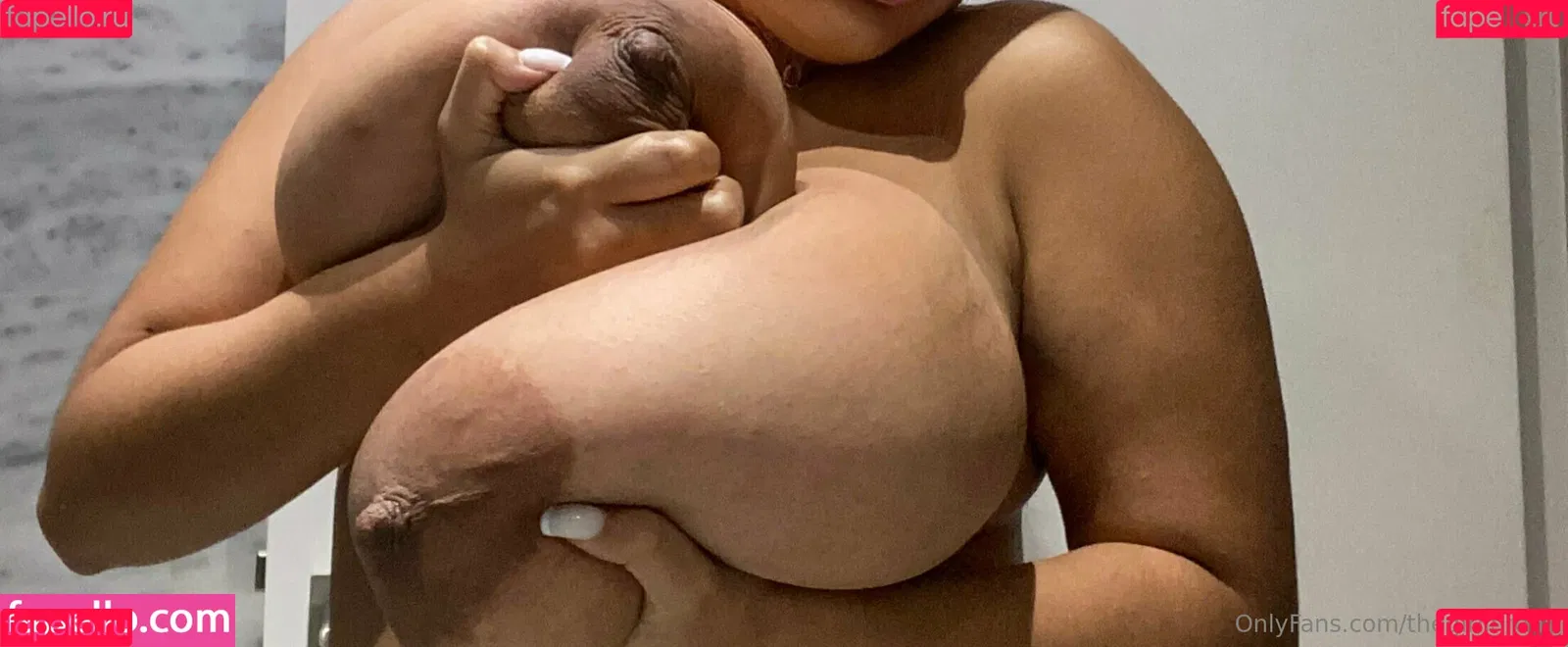 Thegirlinred0 Onlyfans Photo Gallery 