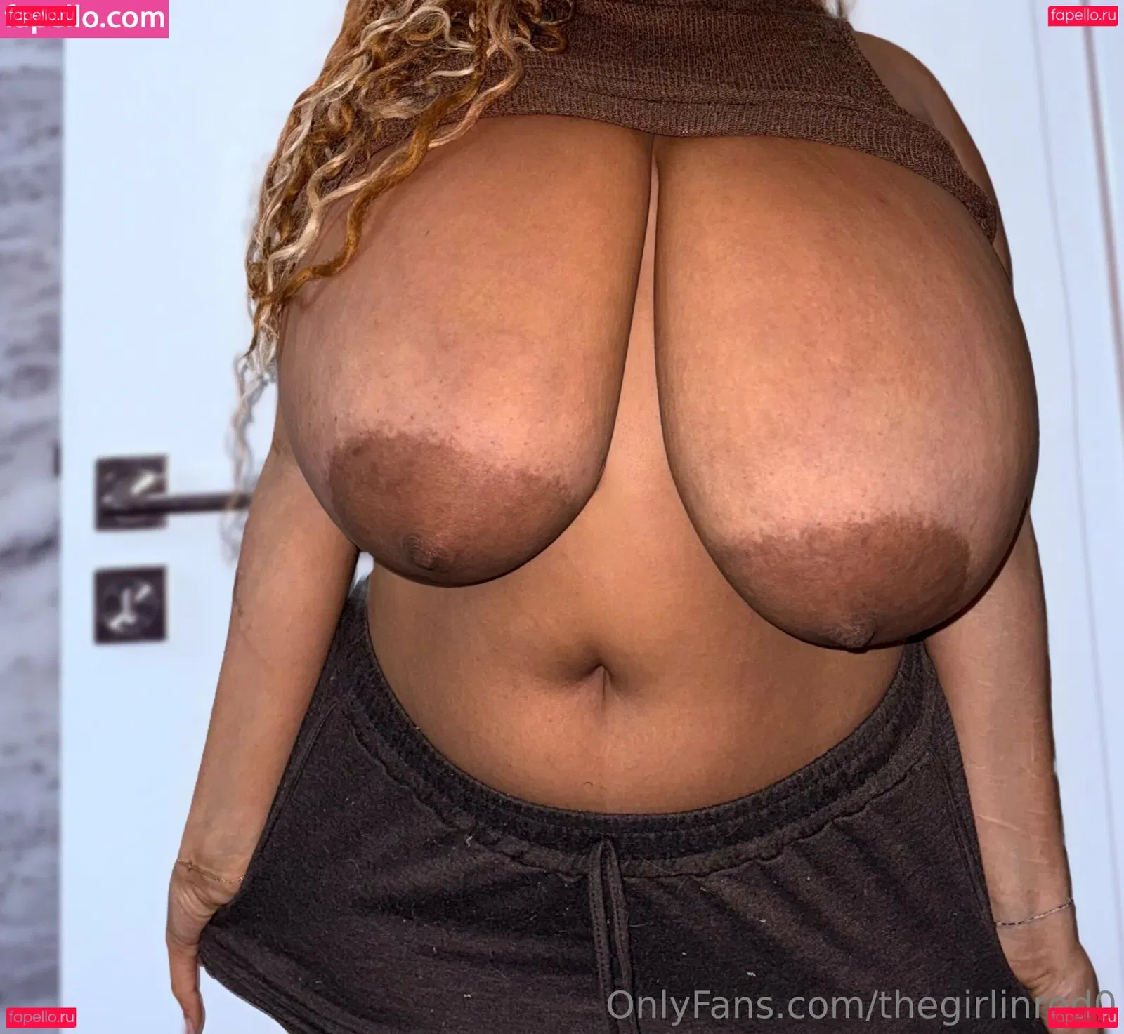 Thegirlinred0 Onlyfans Photo Gallery 