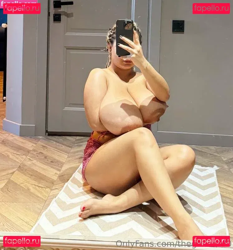 Thegirlinred0 Onlyfans Photo Gallery 