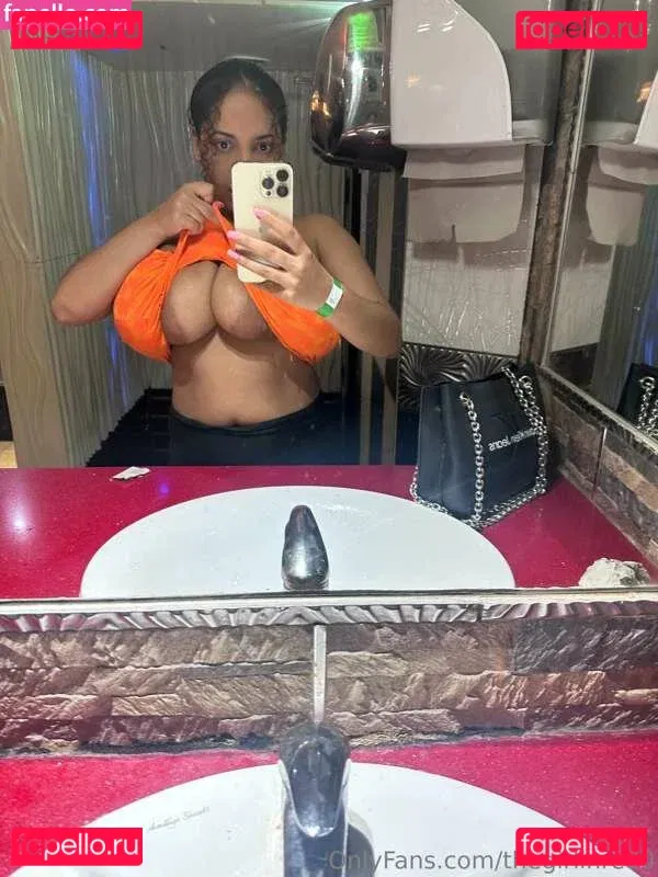 Thegirlinred0 Onlyfans Photo Gallery 