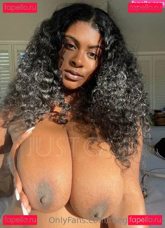 Thegirlinred0 Onlyfans Photo Gallery 