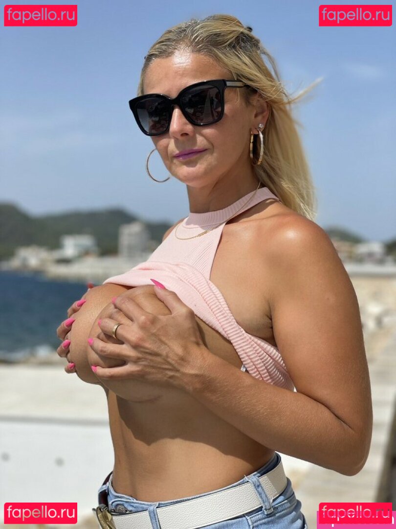 Lady Dina / ladydina16 / niconicoleta088 Onlyfans Photo Gallery 