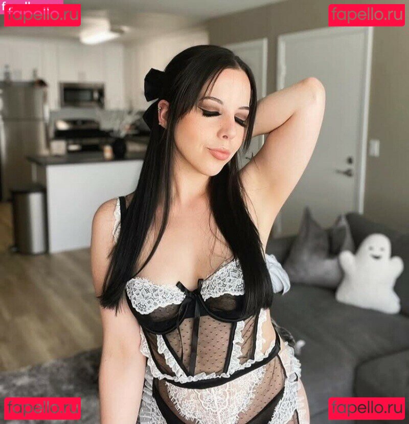Megan Bllair / Megluv59 Onlyfans Photo Gallery 