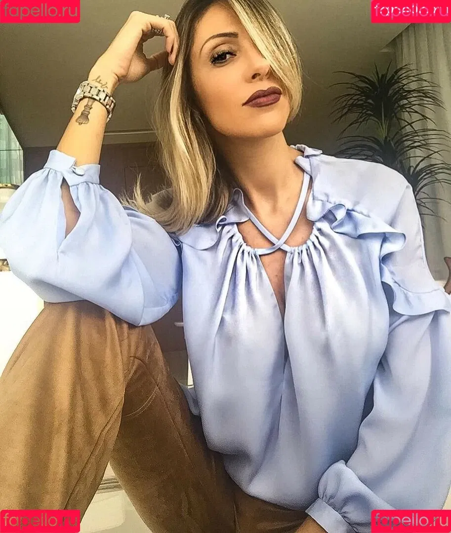 Roberta Carbonari Muzy Onlyfans Photo Gallery 