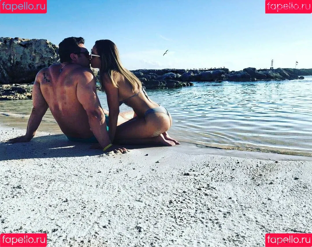 Roberta Carbonari Muzy Onlyfans Photo Gallery 