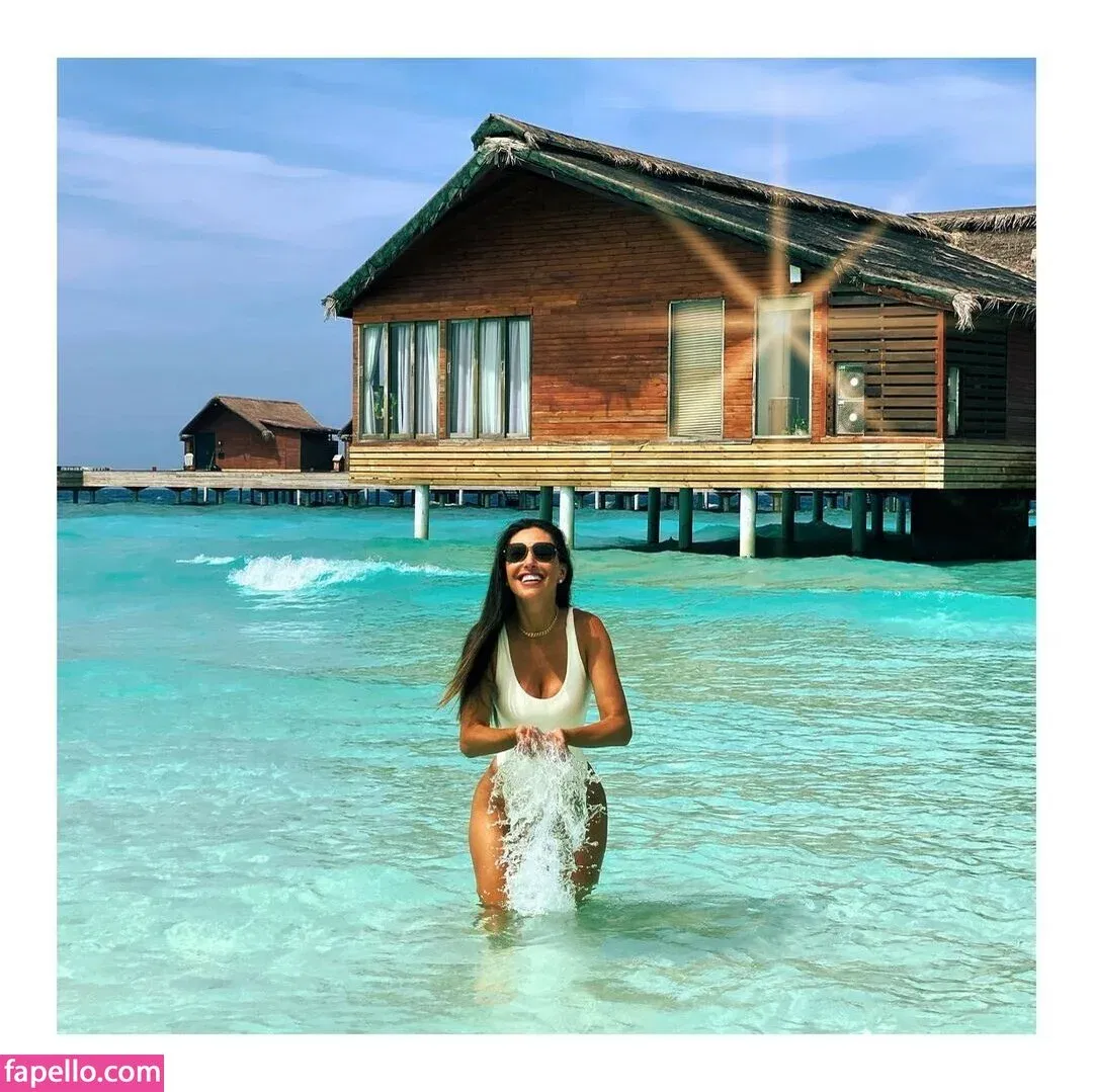 Roberta Carbonari Muzy Onlyfans Photo Gallery 