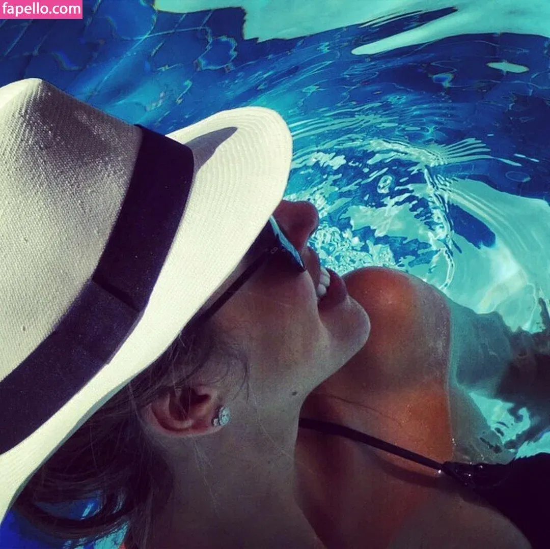 Roberta Carbonari Muzy Onlyfans Photo Gallery 