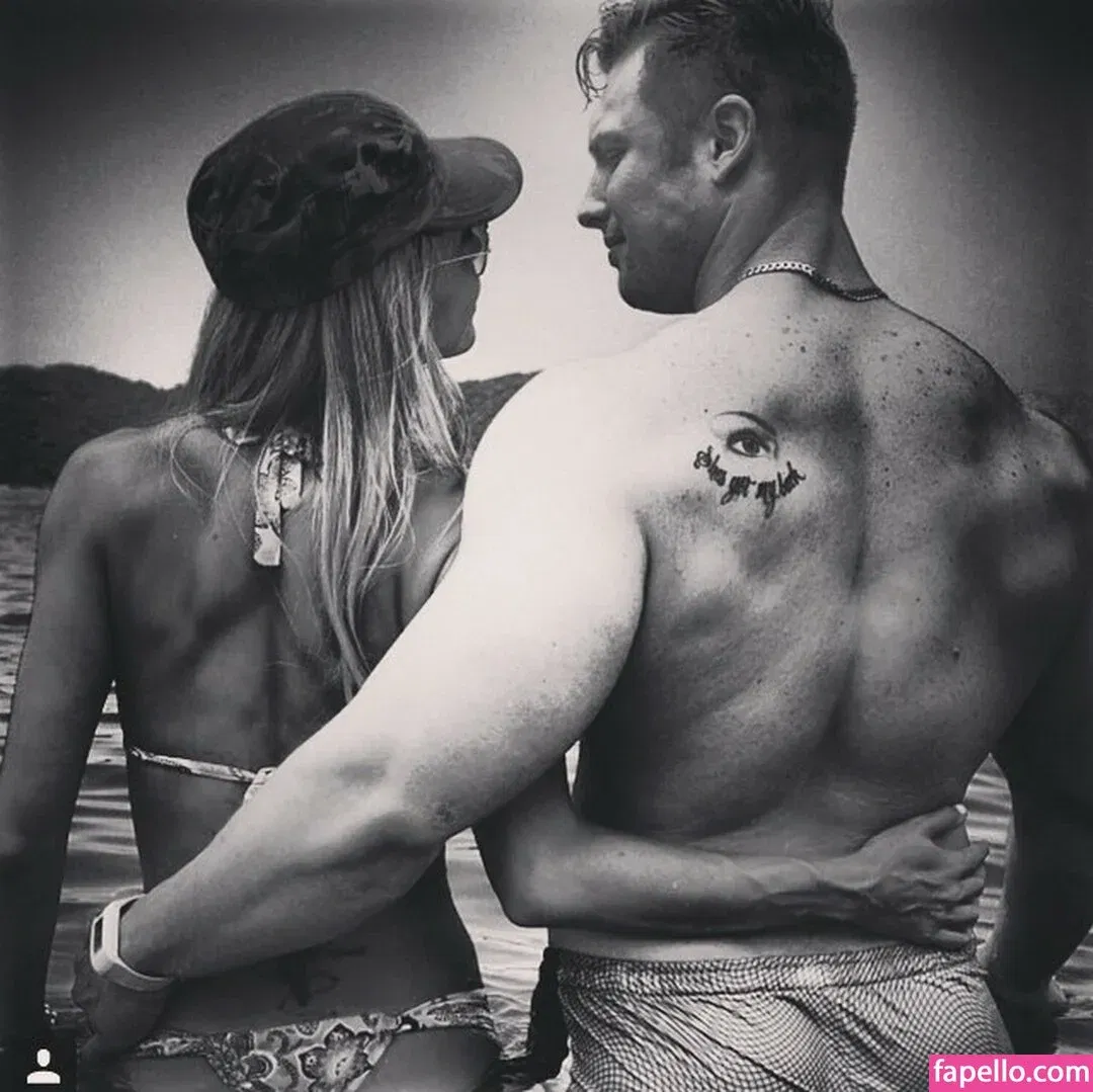 Roberta Carbonari Muzy Onlyfans Photo Gallery 