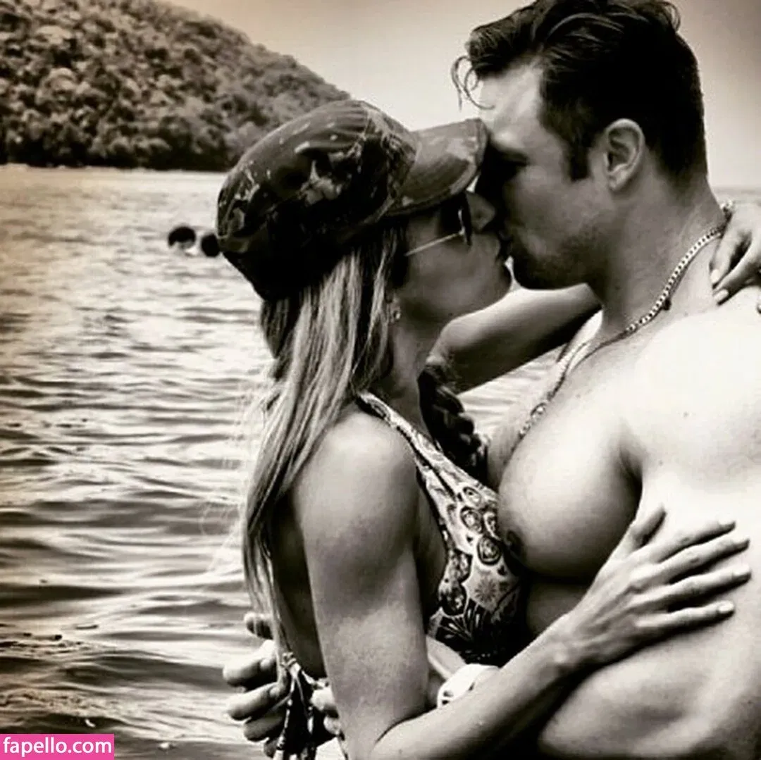 Roberta Carbonari Muzy Onlyfans Photo Gallery 