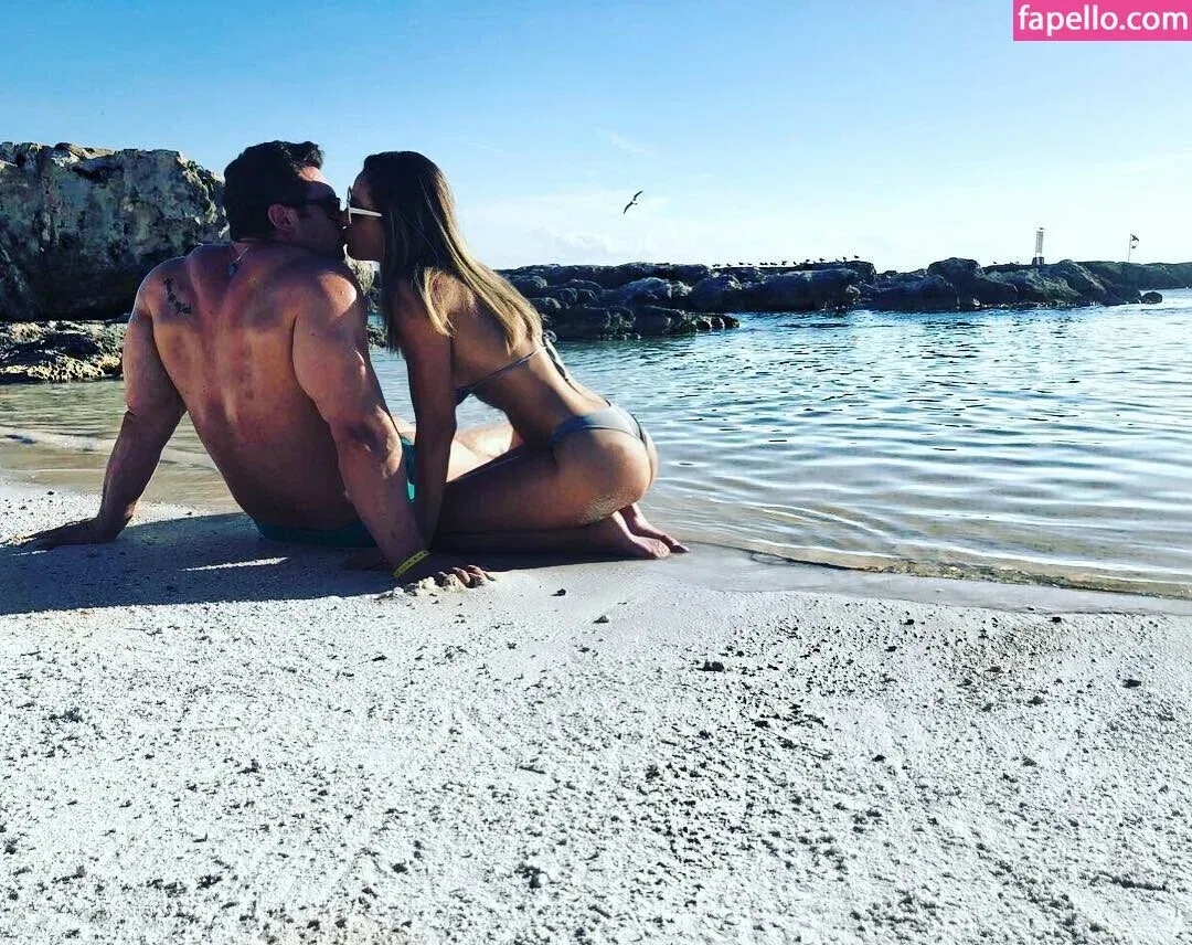 Roberta Carbonari Muzy Onlyfans Photo Gallery 