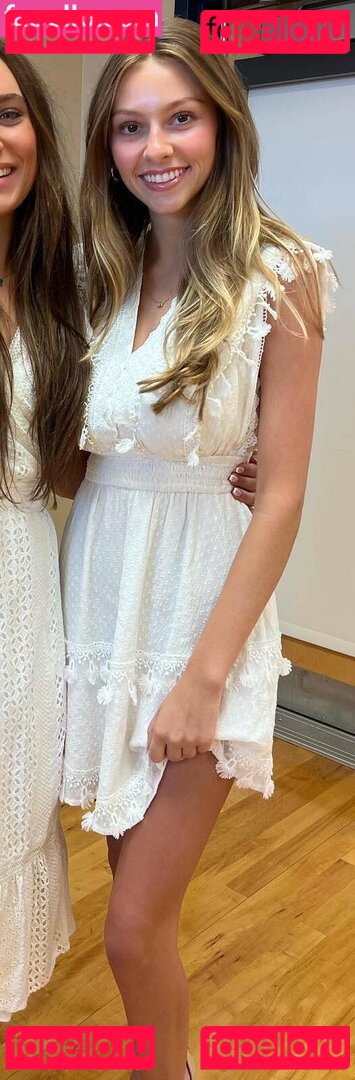 Mia Steele / mia.steele / miagsteele / miiasteele Onlyfans Photo Gallery 