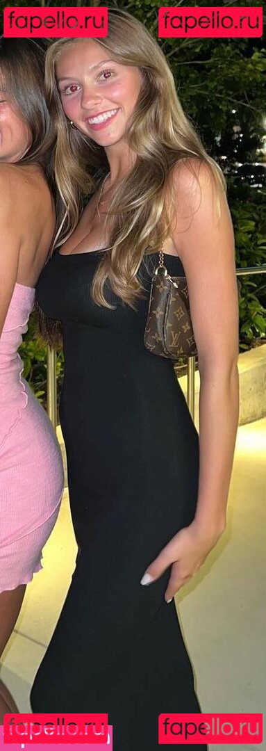 Mia Steele / mia.steele / miagsteele / miiasteele Onlyfans Photo Gallery 