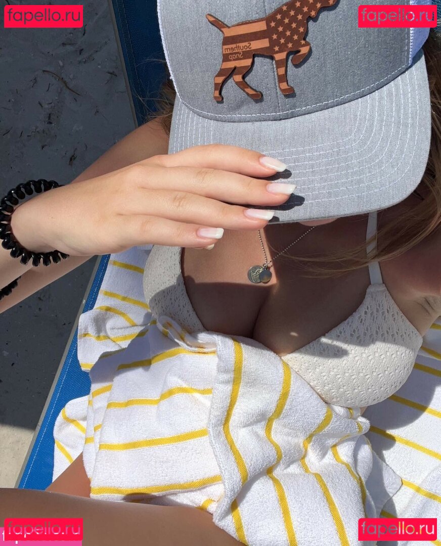 Mia Steele / mia.steele / miagsteele / miiasteele Onlyfans Photo Gallery 