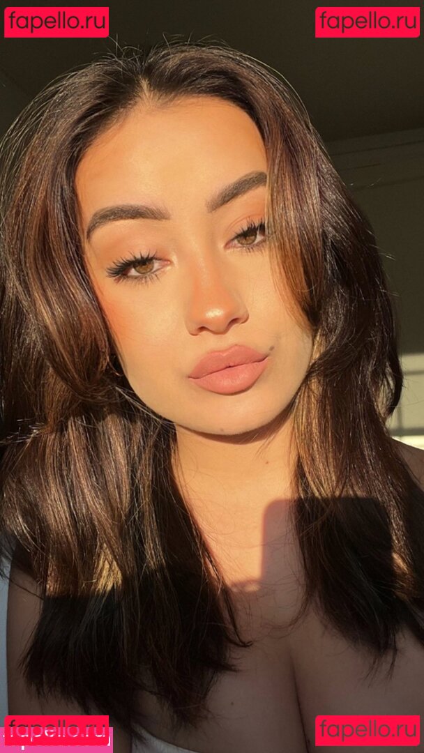 Marina Rivers / _riverss_ Onlyfans Photo Gallery 